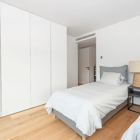 Lx Living By Mirabilis *